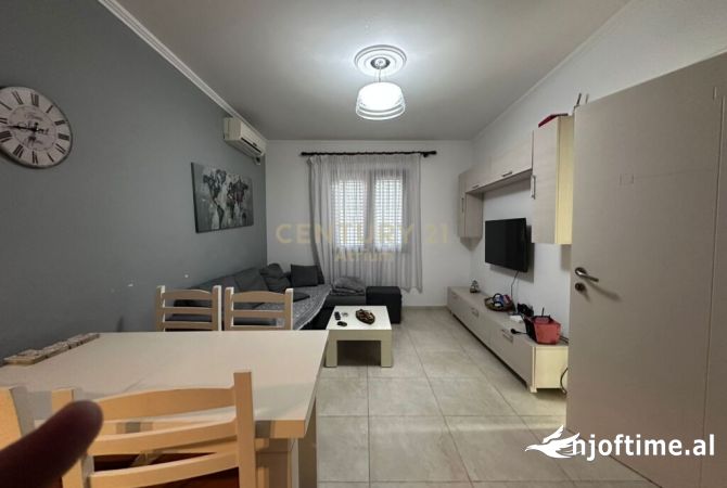 Shtepi me qera Apartament ne Tirane, 1+1, Mobilimi E mobiluar, Pagesa 500  Euro.