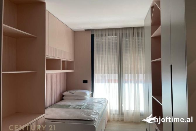 Shtepi me qera Apartament ne Tirane, 2+1, Mobilimi E mobiluar, Pagesa 1,550  Euro.