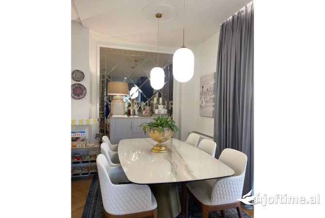 Shtepi ne shitje Apartament ne Tirane, 2+1, Mobilimi E mobiluar, Pagesa 530,000  Euro.