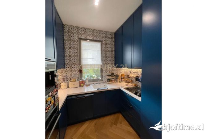 Shtepi ne shitje Apartament ne Tirane, 2+1, Mobilimi E mobiluar, Pagesa 530,000  Euro.