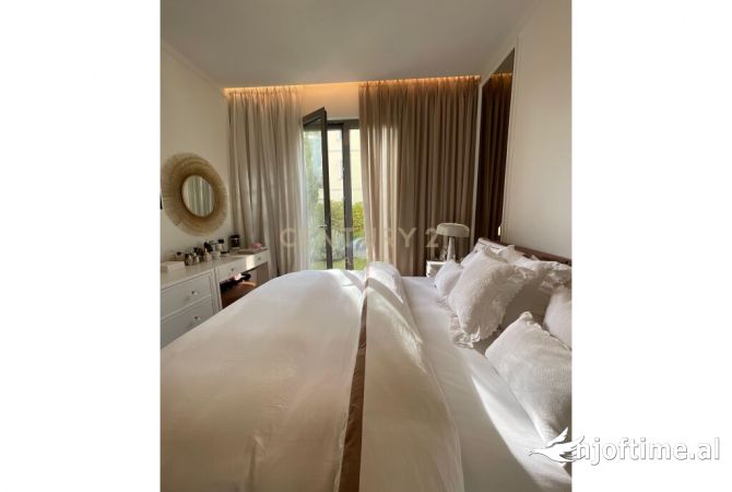 Shtepi ne shitje Apartament ne Tirane, 2+1, Mobilimi E mobiluar, Pagesa 530,000  Euro.