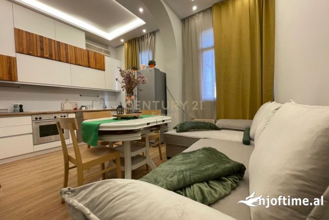 Shtepi me qera 2+1 ne Tirane - 800 Euro
