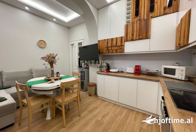 Shtepi me qera 2+1 ne Tirane - 800 Euro