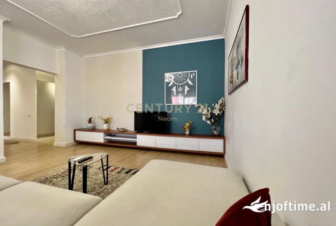 Shtepi ne shitje Apartament ne Tirane, 2+1, Mobilimi E mobiluar, Pagesa 279,000  Euro.