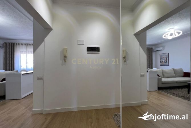 Shtepi ne shitje Apartament ne Tirane, 2+1, Mobilimi E mobiluar, Pagesa 279,000  Euro.