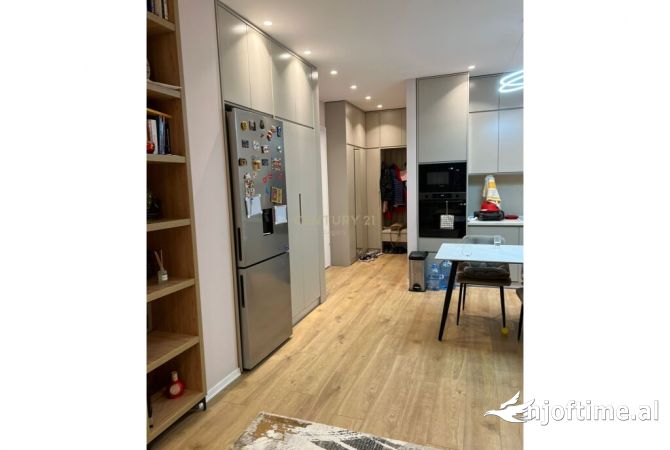 Shtepi me qera Apartament ne Tirane, 2+1, Mobilimi E mobiluar, Pagesa 800  Euro.