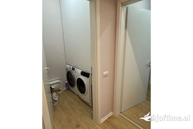 Shtepi me qera Apartament ne Tirane, 2+1, Mobilimi E mobiluar, Pagesa 800  Euro.