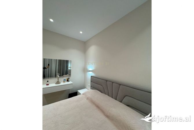 Shtepi me qera Apartament ne Tirane, 2+1, Mobilimi E mobiluar, Pagesa 800  Euro.