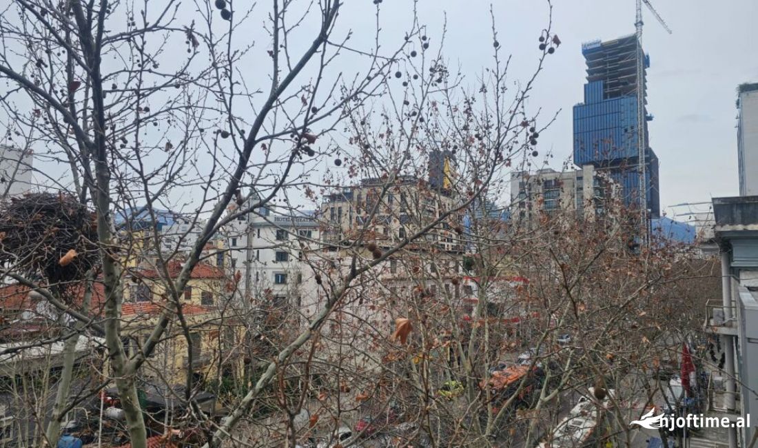 Shtepi ne shitje Apartament ne Tirane, 3+1, Mobilimi Pjeserisht e mobiluar, Pagesa 215,000  Euro.