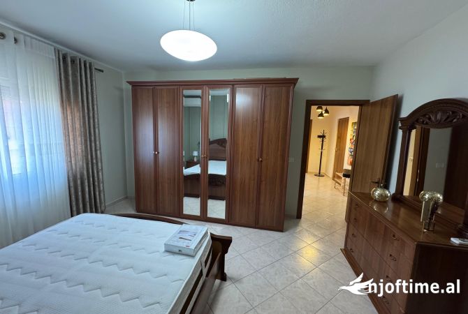 Shtepi me qera Apartament ne Tirane, 2+1, Mobilimi E mobiluar, Pagesa 750  Euro.