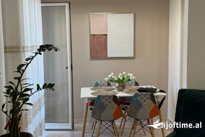Shtepi me qera 2+1 ne Tirane - 750 Euro