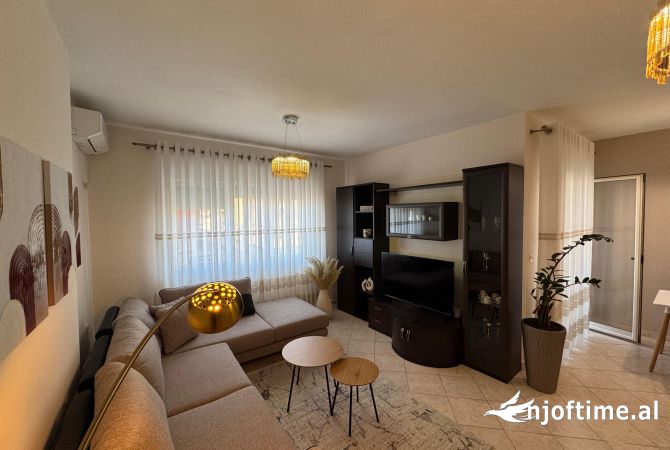 Shtepi me qera Apartament ne Tirane, 2+1, Mobilimi E mobiluar, Pagesa 750  Euro.