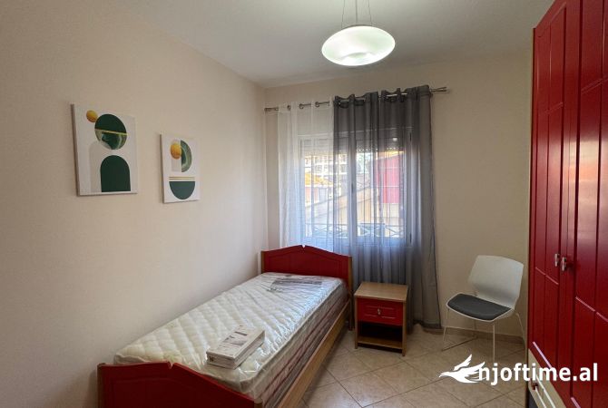 Shtepi me qera Apartament ne Tirane, 2+1, Mobilimi E mobiluar, Pagesa 750  Euro.