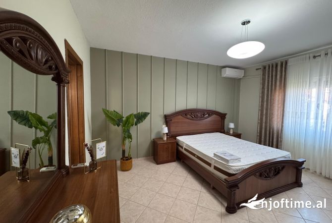 Shtepi me qera Apartament ne Tirane, 2+1, Mobilimi E mobiluar, Pagesa 750  Euro.