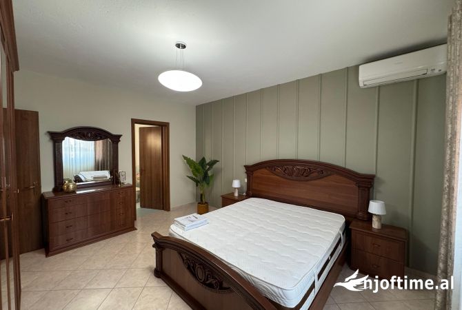 Shtepi me qera Apartament ne Tirane, 2+1, Mobilimi E mobiluar, Pagesa 750  Euro.