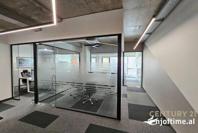 JEPET ME QIRA NJESI AMBIENT ZYRE PRANE RRUGES SE KOSOVAREVE