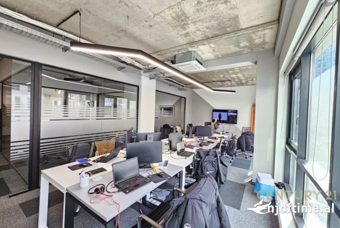 JEPET ME QIRA NJESI AMBIENT ZYRE PRANE RRUGES SE KOSOVAREVE