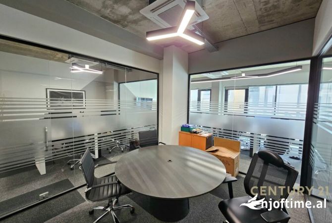 JEPET ME QIRA NJESI AMBIENT ZYRE PRANE RRUGES SE KOSOVAREVE