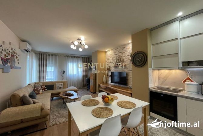 Shtepi ne shitje Apartament ne Tirane, 2+1, Mobilimi E mobiluar, Pagesa 225,000  Euro.