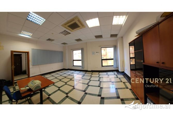 Ambient biznesi me qera 3+1 ne Tirane - 600 Euro