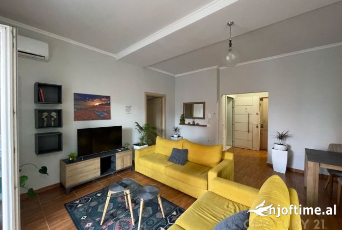 Shtepi me qera 2+1 ne Tirane - 800 Euro