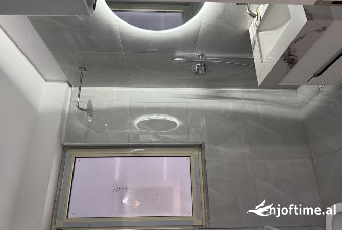 Shtepi ne shitje Apartament ne Tirane, 2+1, Mobilimi Pjeserisht e mobiluar, Pagesa 139,000  Euro.