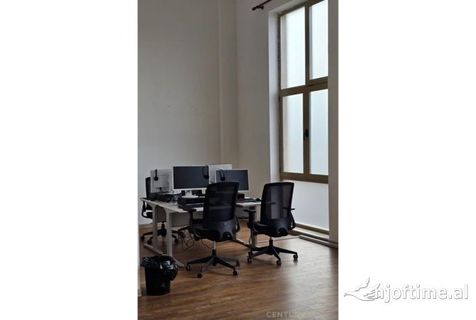 Ambient biznesi me qera 3+1 ne Tirane - 1,700 Euro