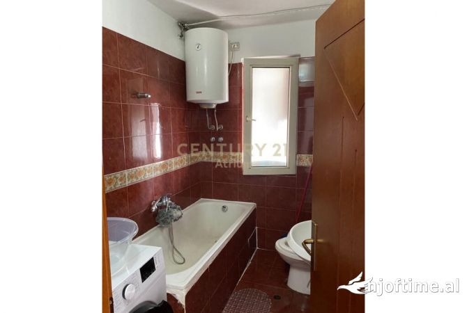 Shtepi ne shitje Apartament ne Tirane, 1+1, Mobilimi E mobiluar, Pagesa 77,000  Euro.