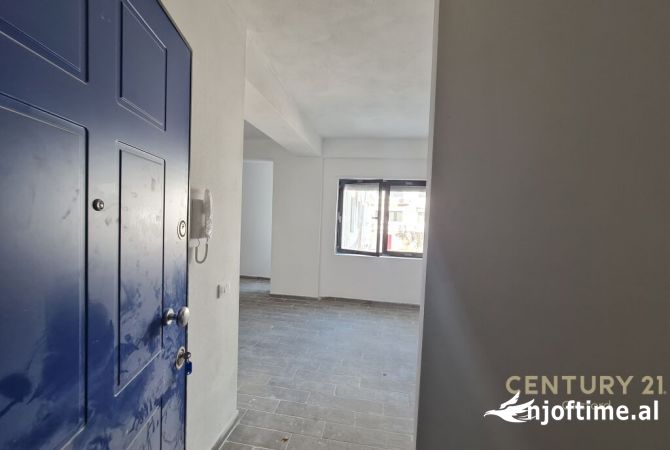 Shtepi ne shitje Apartament ne Tirane, 2+1, Mobilimi Pjeserisht e mobiluar, Pagesa 160,000  Euro.