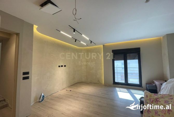 Ambient biznesi me qera 3+1 ne Tirane - 1,300 Euro