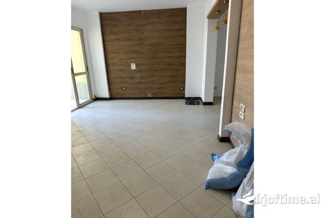 Shtepi ne shitje 2+1 ne Tirane - 175,000 Euro