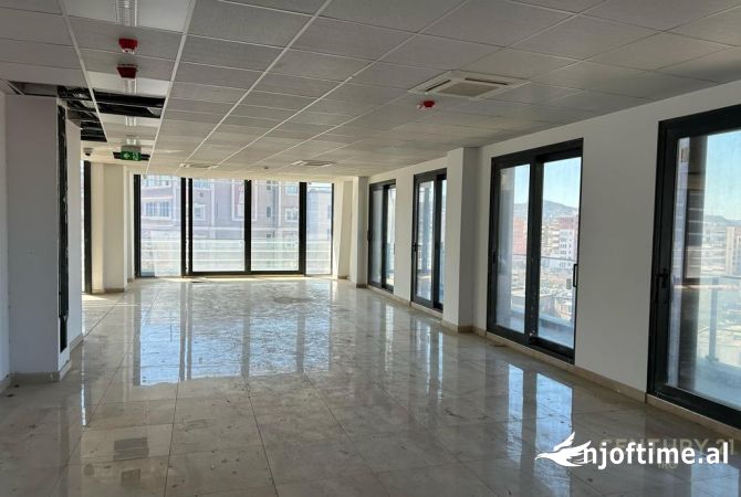 SHESIM AMBIENT ZYRE NE QENDER.