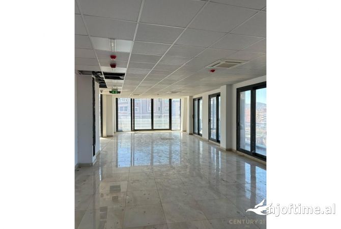 SHESIM AMBIENT ZYRE NE QENDER.