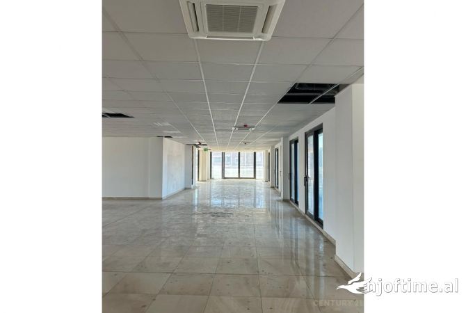 SHESIM AMBIENT ZYRE NE QENDER.