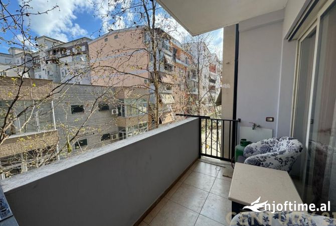 Shtepi ne shitje Apartament ne Tirane, 2+1, Mobilimi E mobiluar, Pagesa 149,000  Euro.