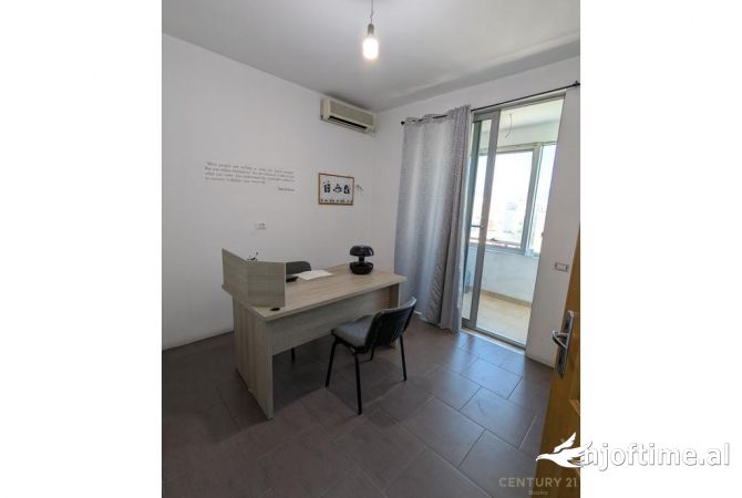 Ambient biznesi me qera 3+1 ne Tirane - 900 Euro