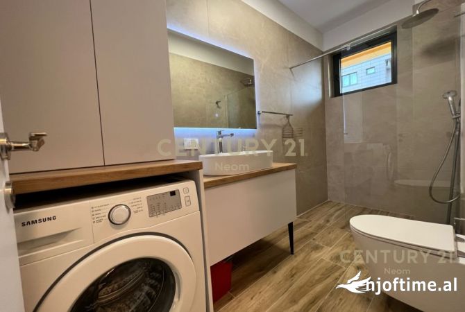 Shtepi me qera Apartament ne Tirane, 2+1, Mobilimi E mobiluar, Pagesa 700  Euro.