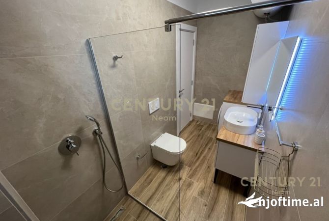 Shtepi me qera Apartament ne Tirane, 2+1, Mobilimi E mobiluar, Pagesa 700  Euro.