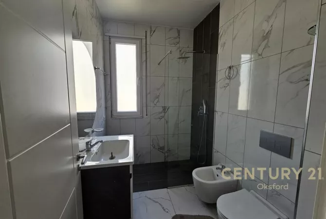 Shtepi me qera Apartament ne Tirane, 2+1, Mobilimi E mobiluar, Pagesa 600  Euro.