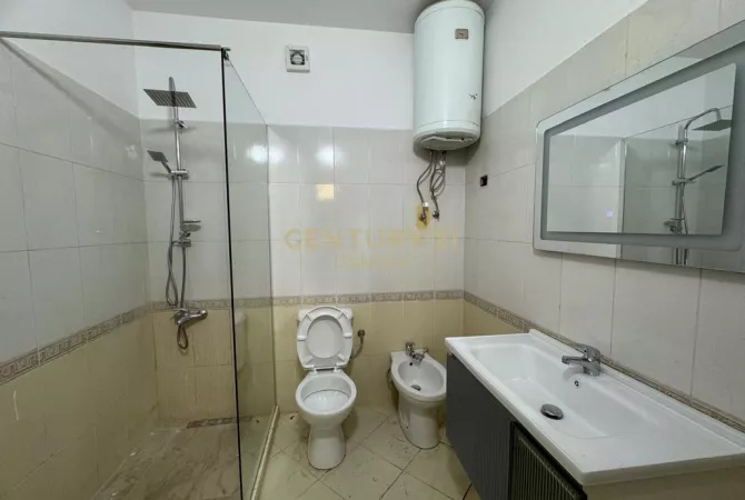 Shtepi me qera Apartament ne Tirane, 1+1, Mobilimi E mobiluar, Pagesa 650  Euro.