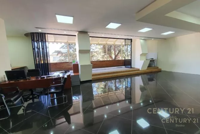 Jepet Me Qera Ambjent Open Space ne Don Bosko!