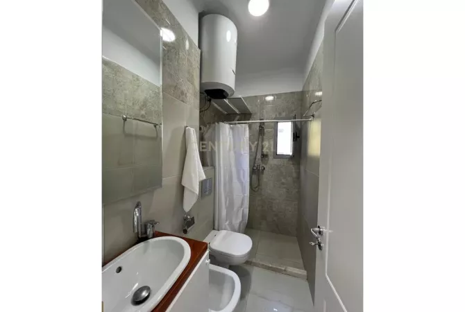 Shtepi ne shitje Apartament ne Tirane, 1+1, Mobilimi E mobiluar, Pagesa 109,000  Euro.