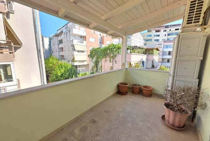Shtepi ne shitje Apartament ne Tirane, 2+1, Mobilimi E mobiluar, Pagesa 149,000  Euro.