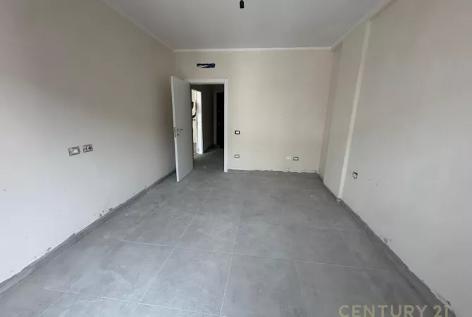 Shtepi ne shitje Apartament ne Tirane, 1+1, Mobilimi E mobiluar, Pagesa 179,800  Euro.