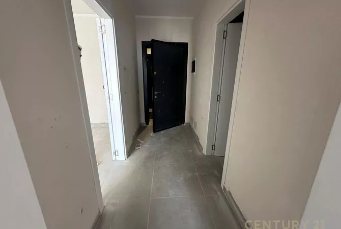 Shtepi ne shitje Apartament ne Tirane, 1+1, Mobilimi E mobiluar, Pagesa 179,800  Euro.