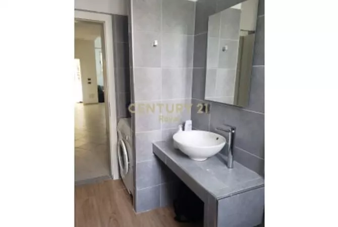 Shtepi ne shitje Apartament ne Tirane, 1+1, Mobilimi E mobiluar, Pagesa 76,000  Euro.