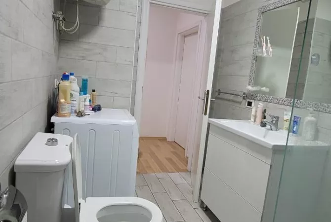 Shtepi me qera Apartament ne Tirane, 1+1, Mobilimi E mobiluar, Pagesa 499  Euro.