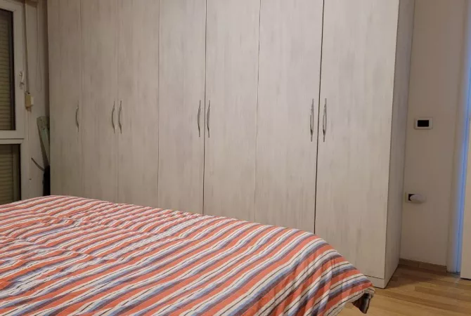 Shtepi me qera Apartament ne Tirane, 1+1, Mobilimi E mobiluar, Pagesa 499  Euro.