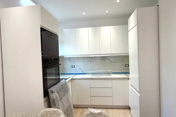 Shtepi me qera 2+1 ne Tirane - 1,000 Euro