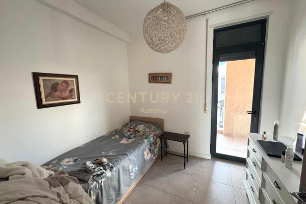 Appartamento in vendita a Tirana 2+1, Arredato